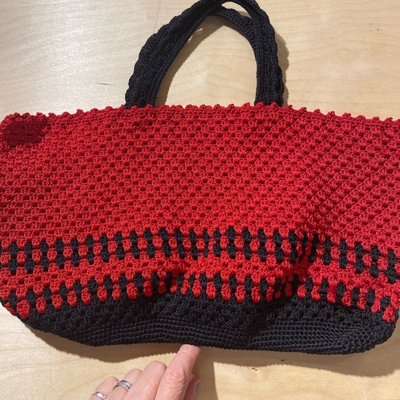 Handcrafted Red and Black Crochet Tote Bag (IY) - Picture 9 of 10